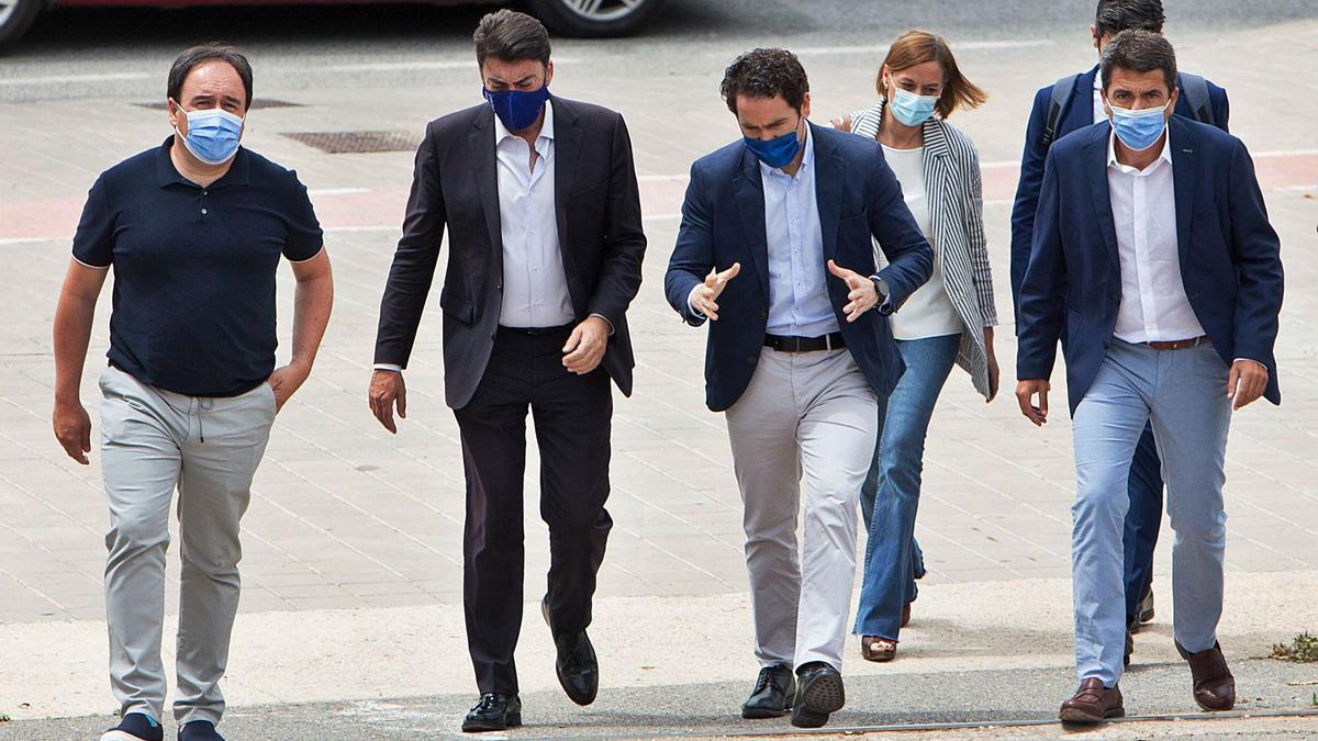 Juanfran Pérez, Luis Barcala, Teodoro García Egea y Carlos Mazón en la junta directiva del PP en Alicante. 