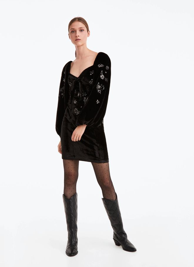 Vestido de terciopelo, de Uterqüe