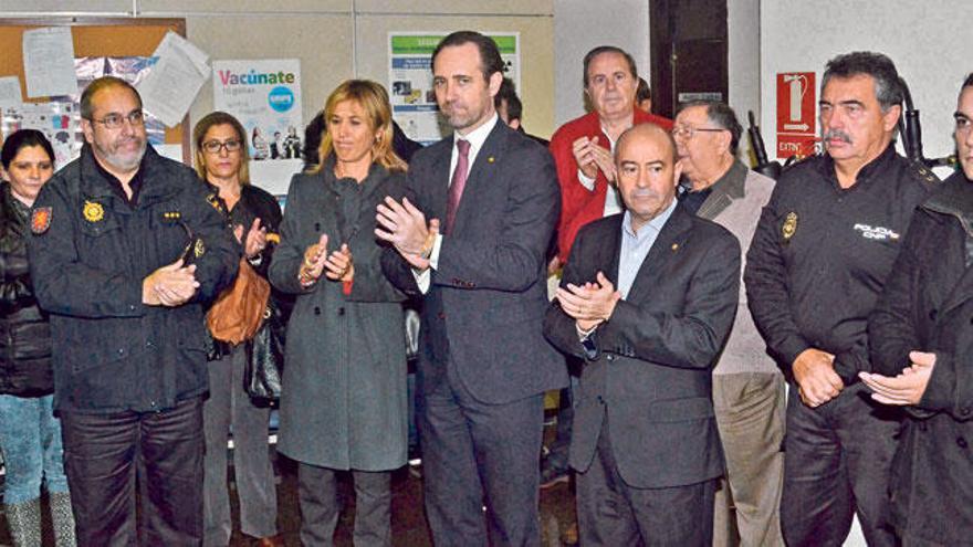 Antonio Jarabo, Teresa Palmer y José Ramón Bauzá, ayer, en el homenaje a Vanessa Lage.