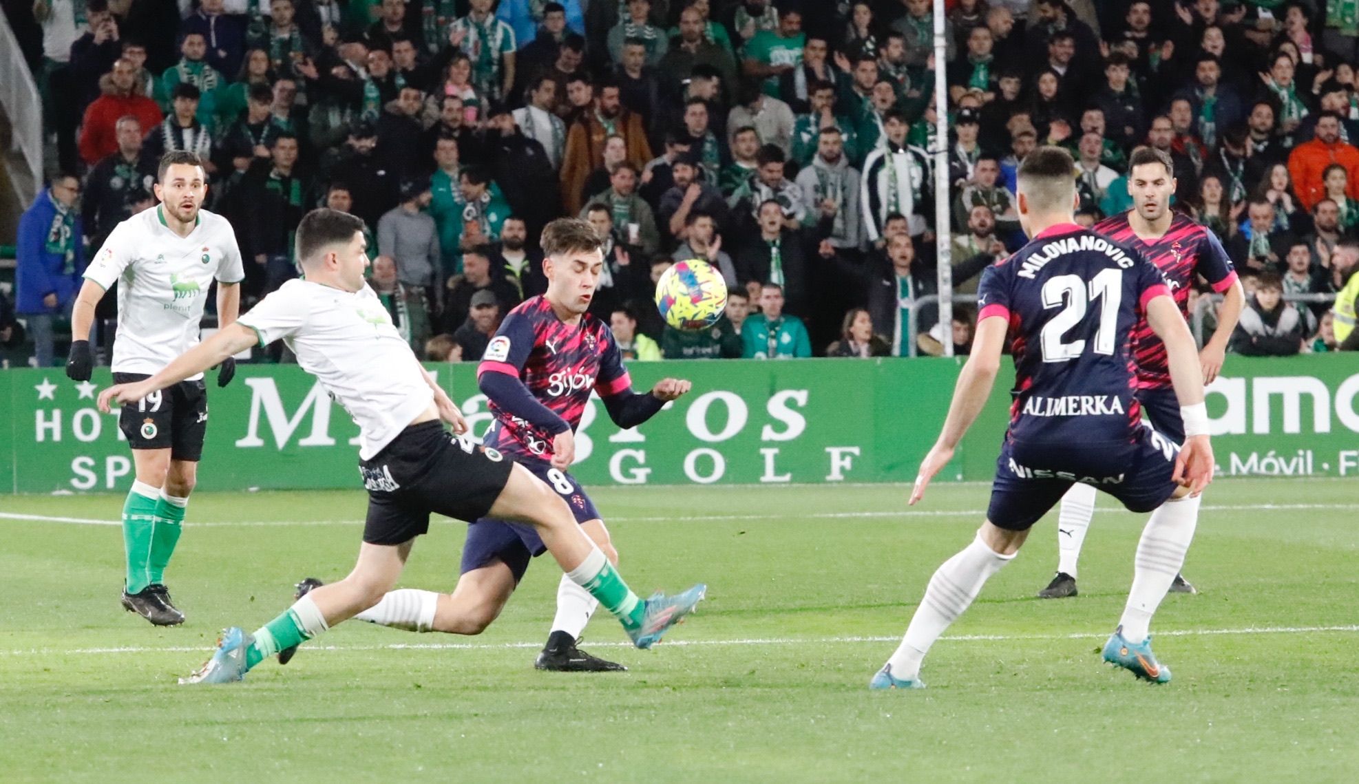 En imágenes: así fue el partido entre Racing y Sporting en El Sardinero