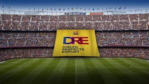 Diàleg, respecte i esport. La inscripción en el tifo desplegado en el Camp Nou en partido de Champions contra el Olympiacos.