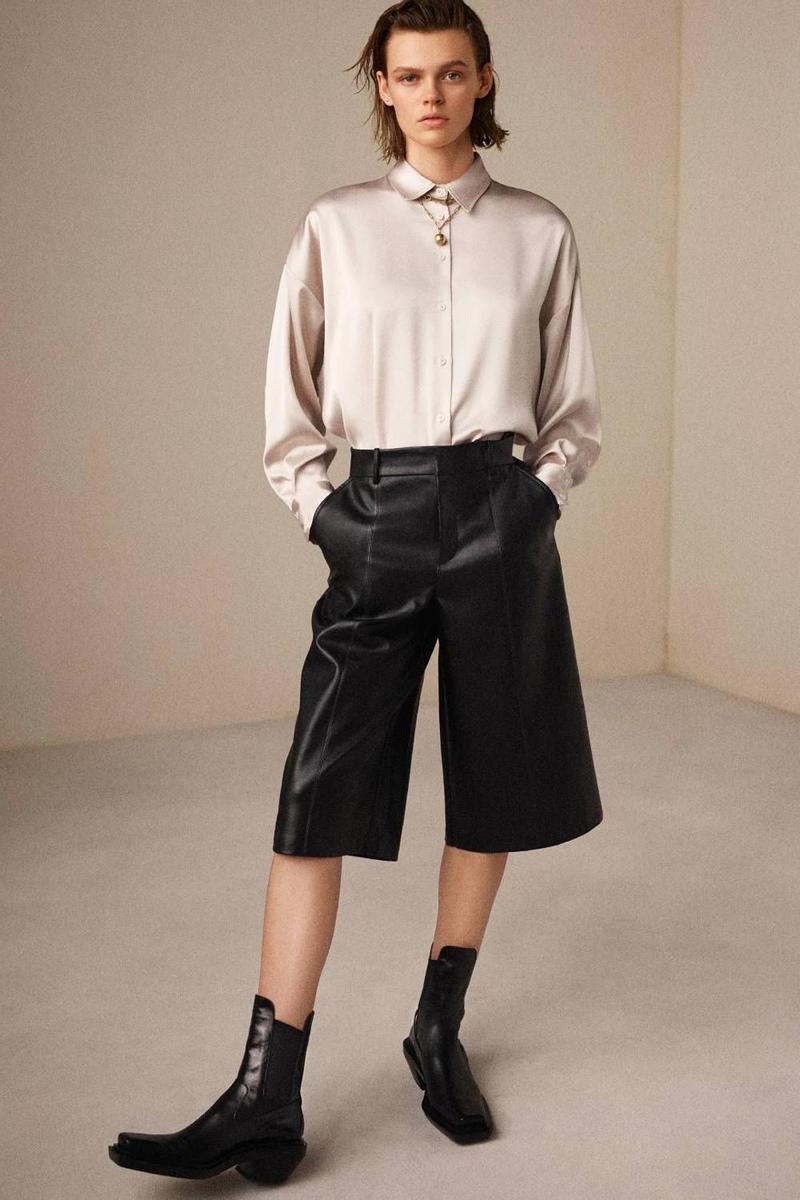 Bermudas efecto piel en Zara