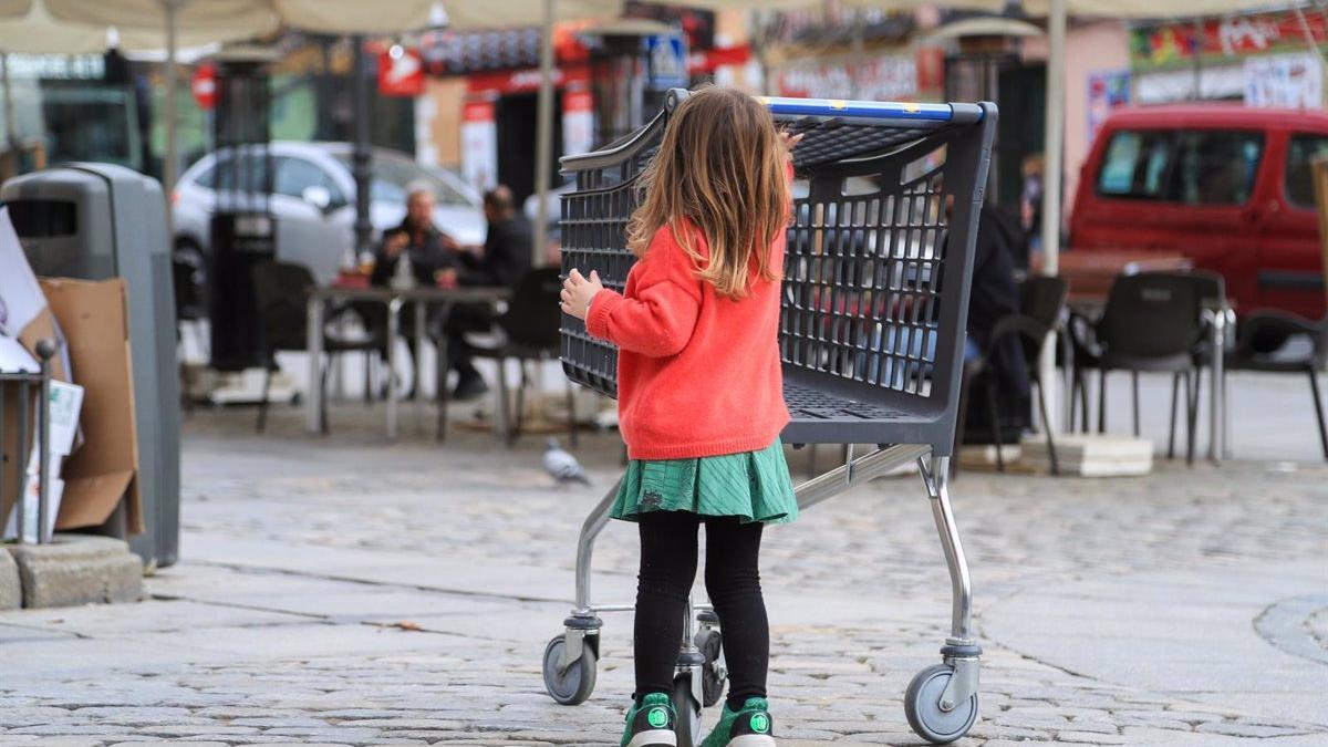 La pobreza infantil afecta a uno de cada tres menores en España.