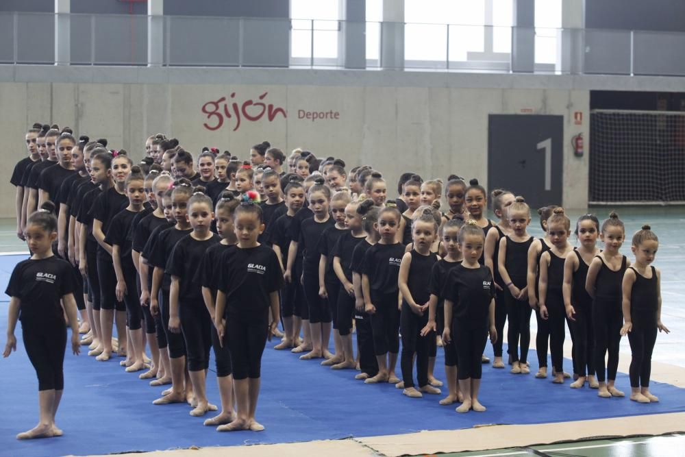 Exhibición de gimnasia en la Tejerona, Gijón