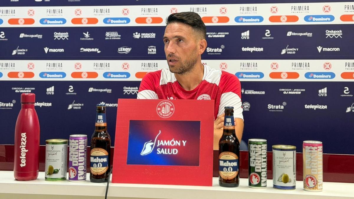 David Rocha durante la rueda de prensa previa al partido.