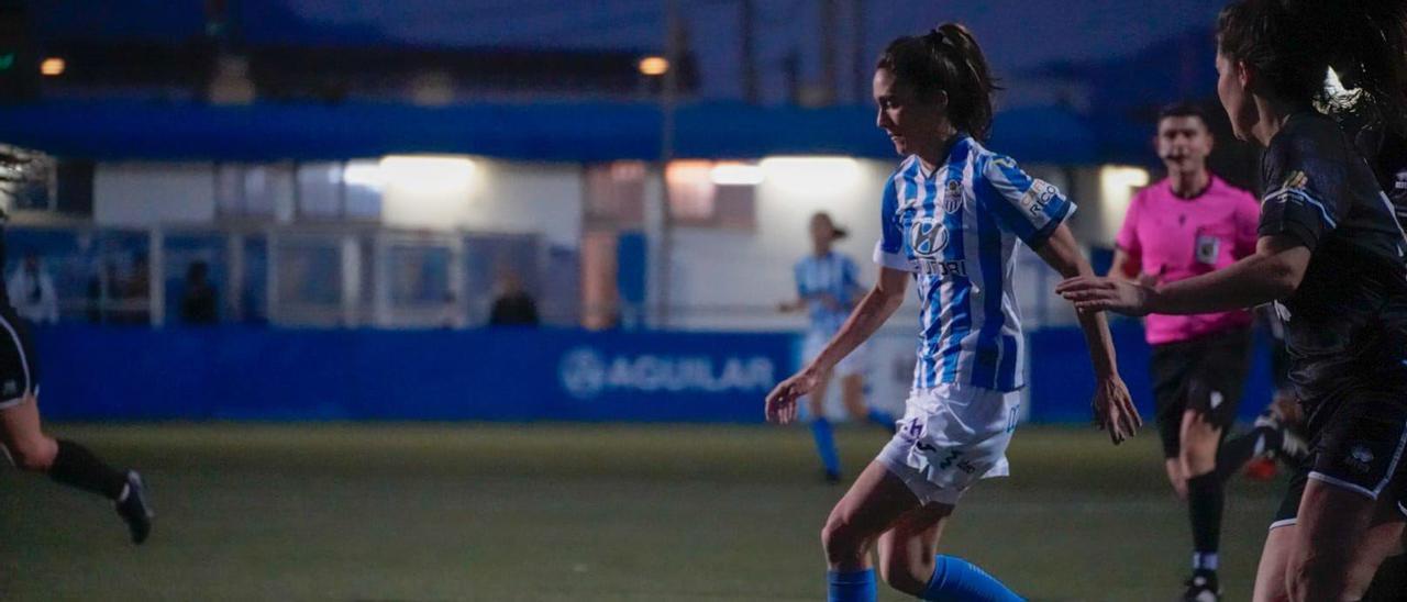 Gabi Gutiérrez, jugadora del Atlético Baleares, en el derbi frente al Son Sardina.