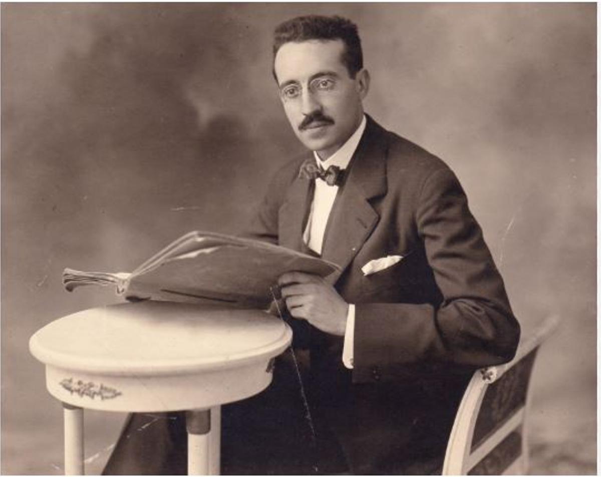 El médico, científico y rector de la Universitat de València, Joan Baptiste Peset Aleixandre, que fue condenado a muerte por un consejo de guerra presidido por el antiguo alcalde de Cangas Óscar Boán Callejas. Fue fusilado en el Terrer de Paterna en mayo de 1941.