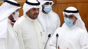 Miembros del gobierno kuwaití, en el parlamento del país árabe, este martes.