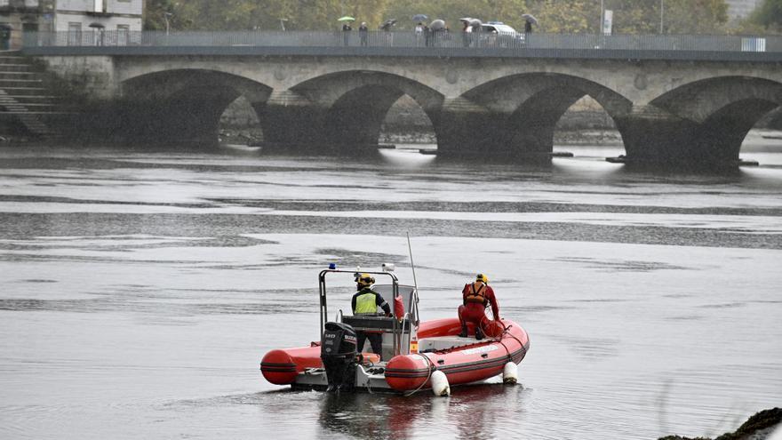 Buscan a un piragüista desaparecido en el tramo urbano del río Lérez