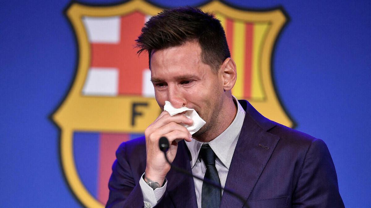 Messi llorando en la rueda de prensa en la que se despidió del FC Barcelona