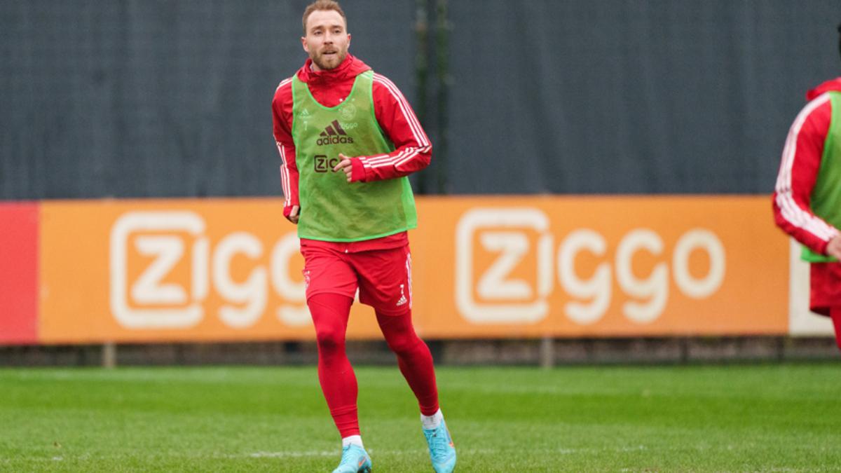 Christian Eriksen se entrena con el filial de su antiguo club, el Ajax