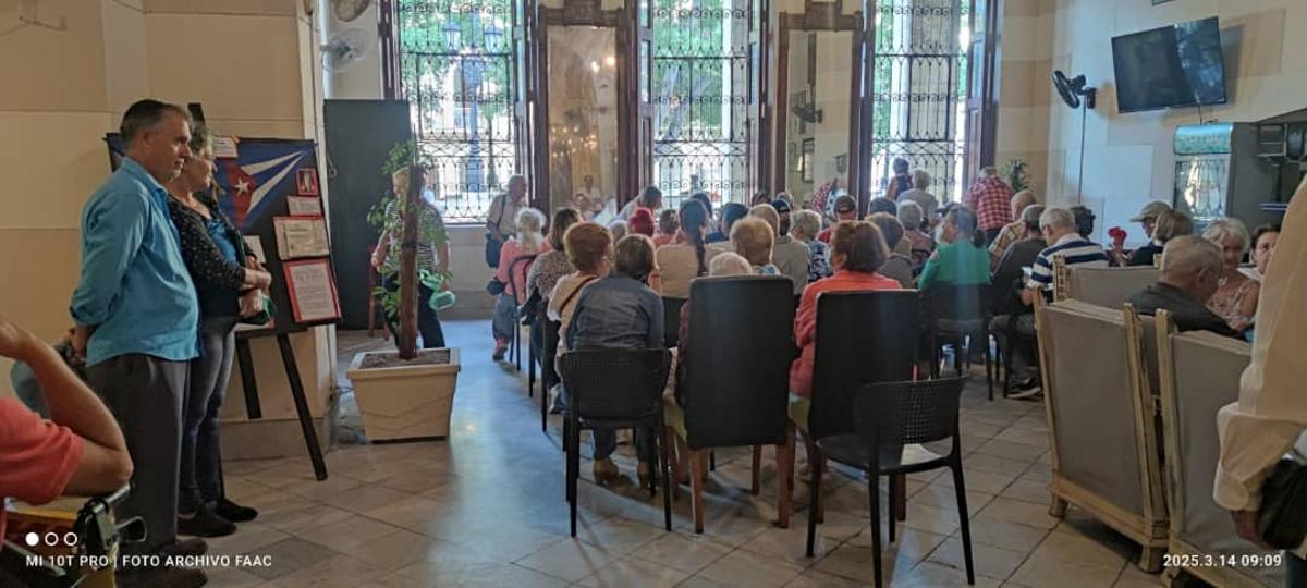 El encuento en La Habana con representantes de la comunidad astur-cubana