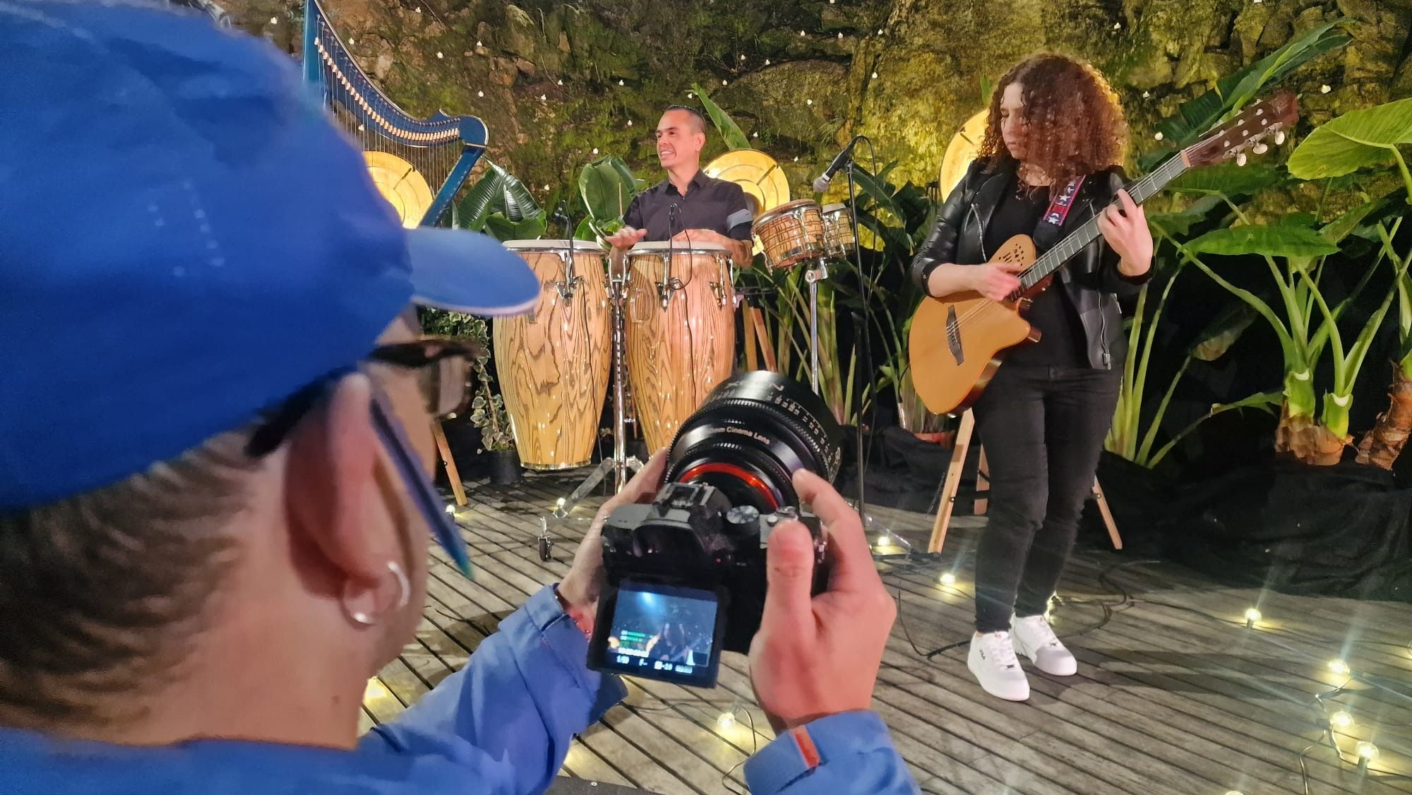 Un momento del rodaje del videoclip "Junto a ti", el último trabajo de Roi Casal, dirigido por Virvi Fraga y protagonizado por la actriz Bea Serén.