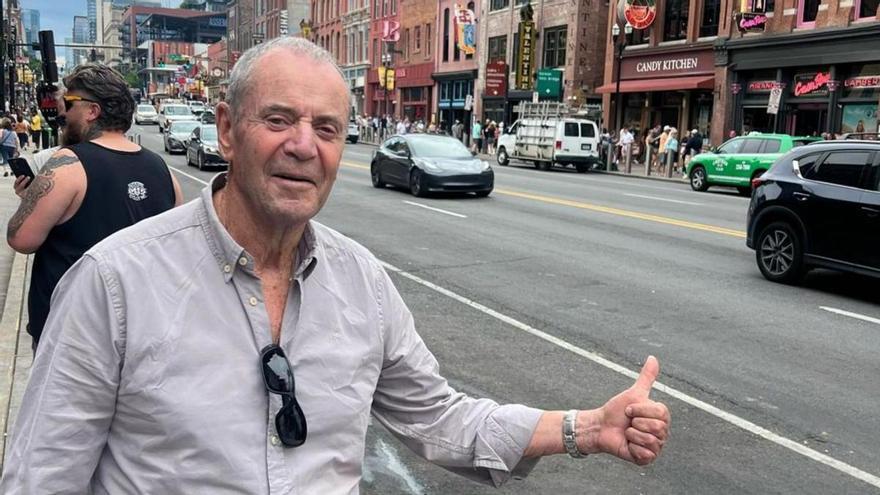 La &quot;Carretera de Avilés&quot; llega a Tennessee: un vecino de Salinas canta en la mansión de Johnny Cash, &quot;rey del country&quot;