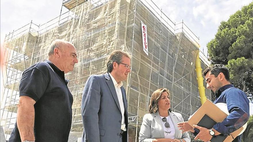 El óculo original de la Torre Sant Vicent de Benicàssim, al descubierto