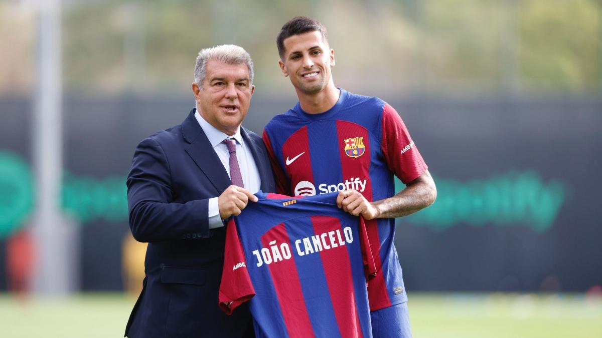 Joao Cancelo ya ha sido presentado como nuevo jugador del Barça