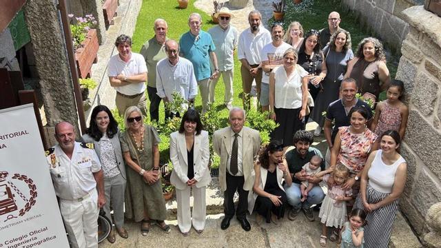Foto de grupo de los asistentes a la jornada de confraternidad en Aldán. |