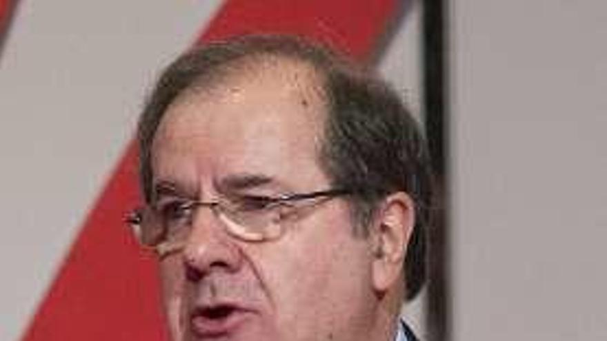El presidente de Castilla y León reconoce que muchos en el PP están &quot;abochornados&quot;