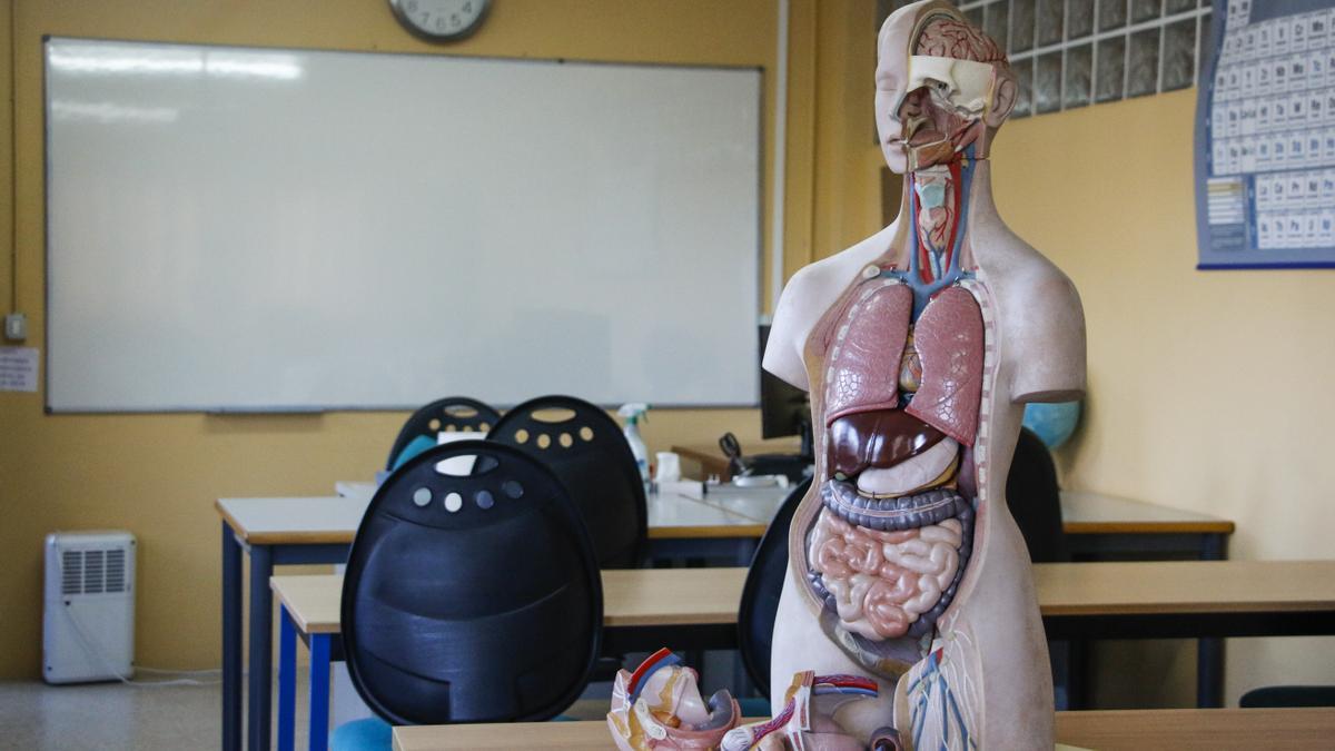 Un aula del centro de formación para adultos.