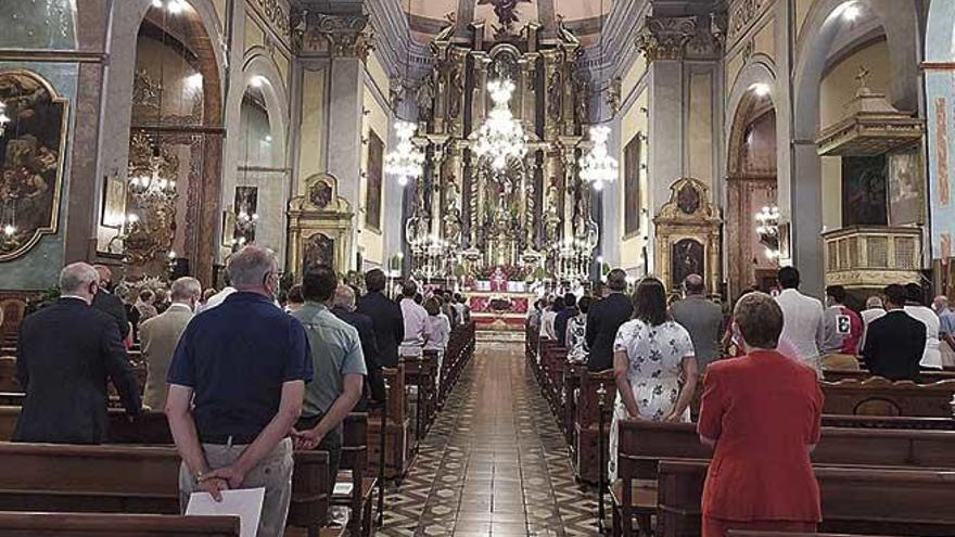 Sóller despide sus fiestas con una misa en el templo parroquial.