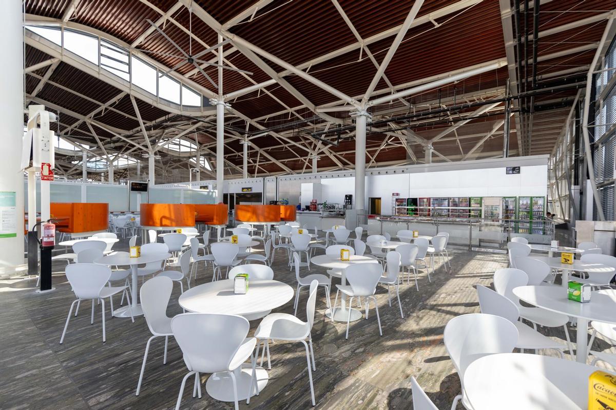 Así cambia el Aeropuerto de Zaragoza: más líneas de seguridad, una nueva cafetería y mejoras en el control de pasaportes