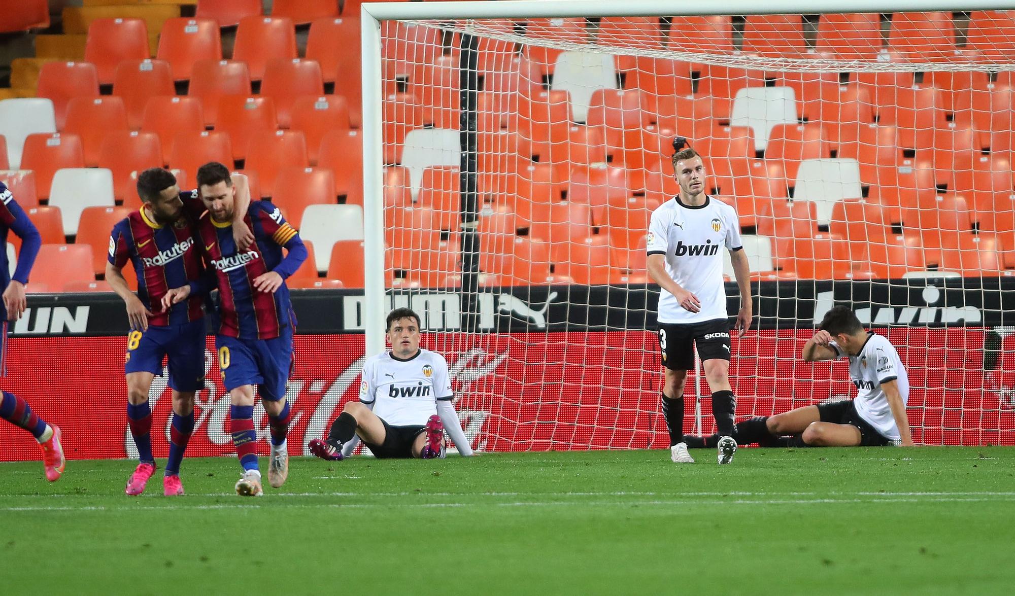 Todas las imágenes del partido entre el Valencia CF y el Barcelona