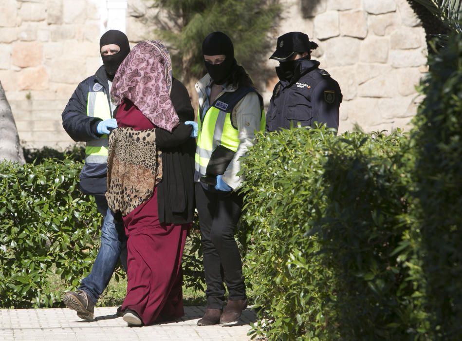 La Policía detiene a una yihadista en Alicante