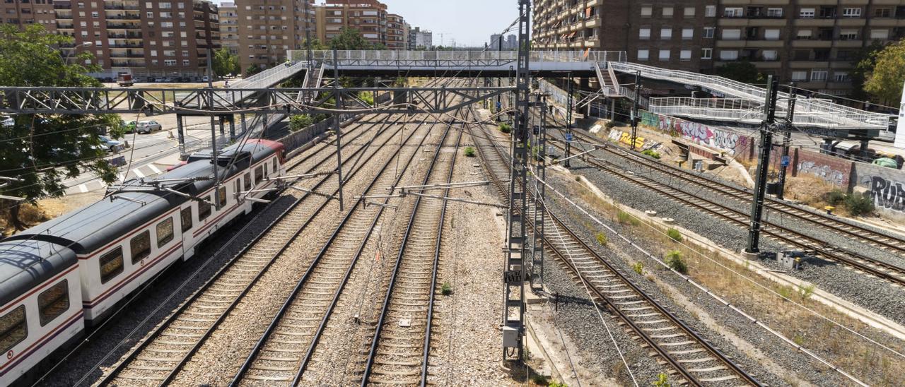 La &quot;playa&quot; de vías del Parc Central que se eliminará con el nuevo túnel ferroviario (canal de acceso)