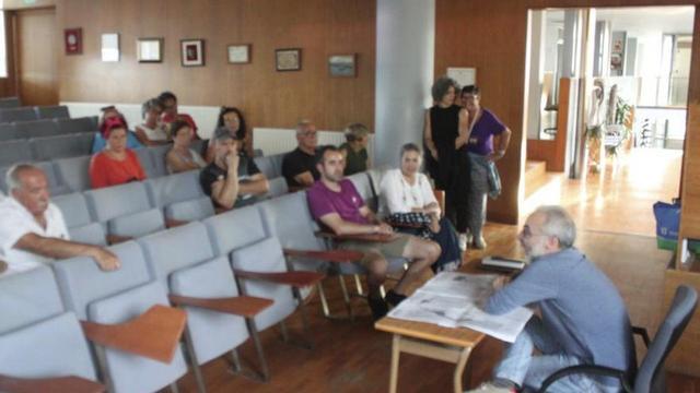Un momento de la reunión en el salón de plenos. | FDV