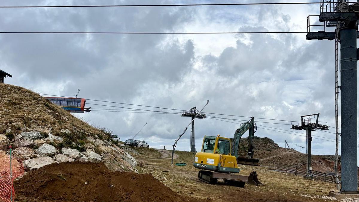 Obras en la zona alta de Valgrande-Pajares.