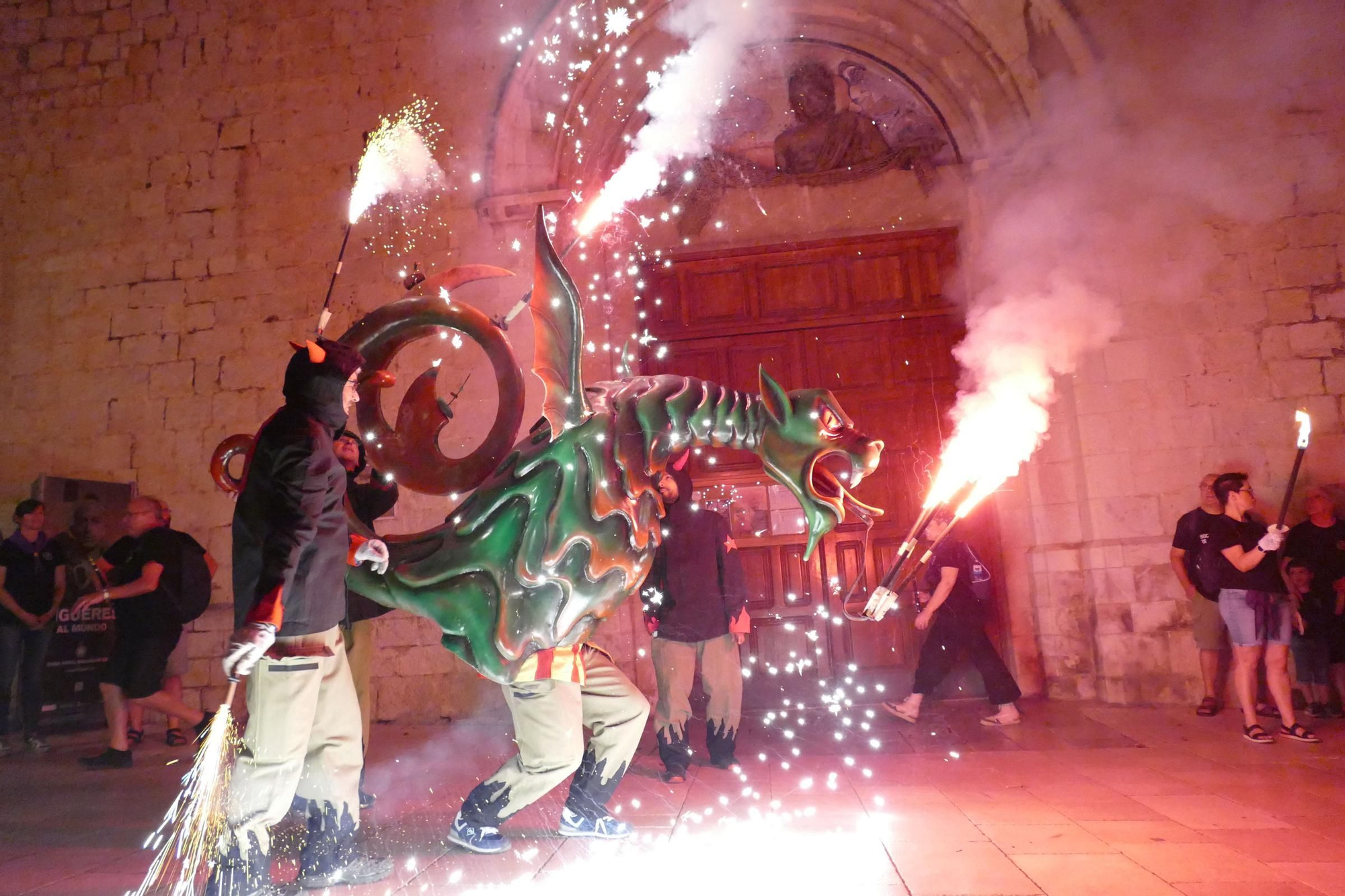L'Encesa del Drac de Figueres es converteix en una nova tradició de les Festes de Sant Pere