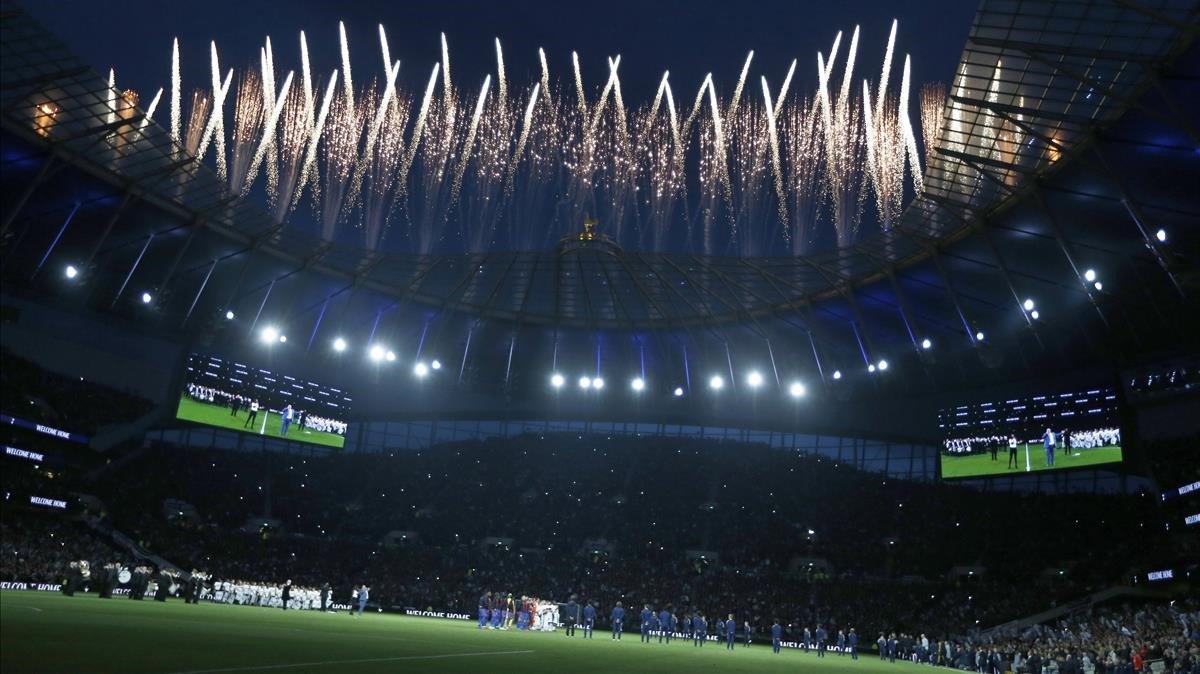 rpaniagua47620084 fireworks explode above the stadium as the teams stand on th190403213304