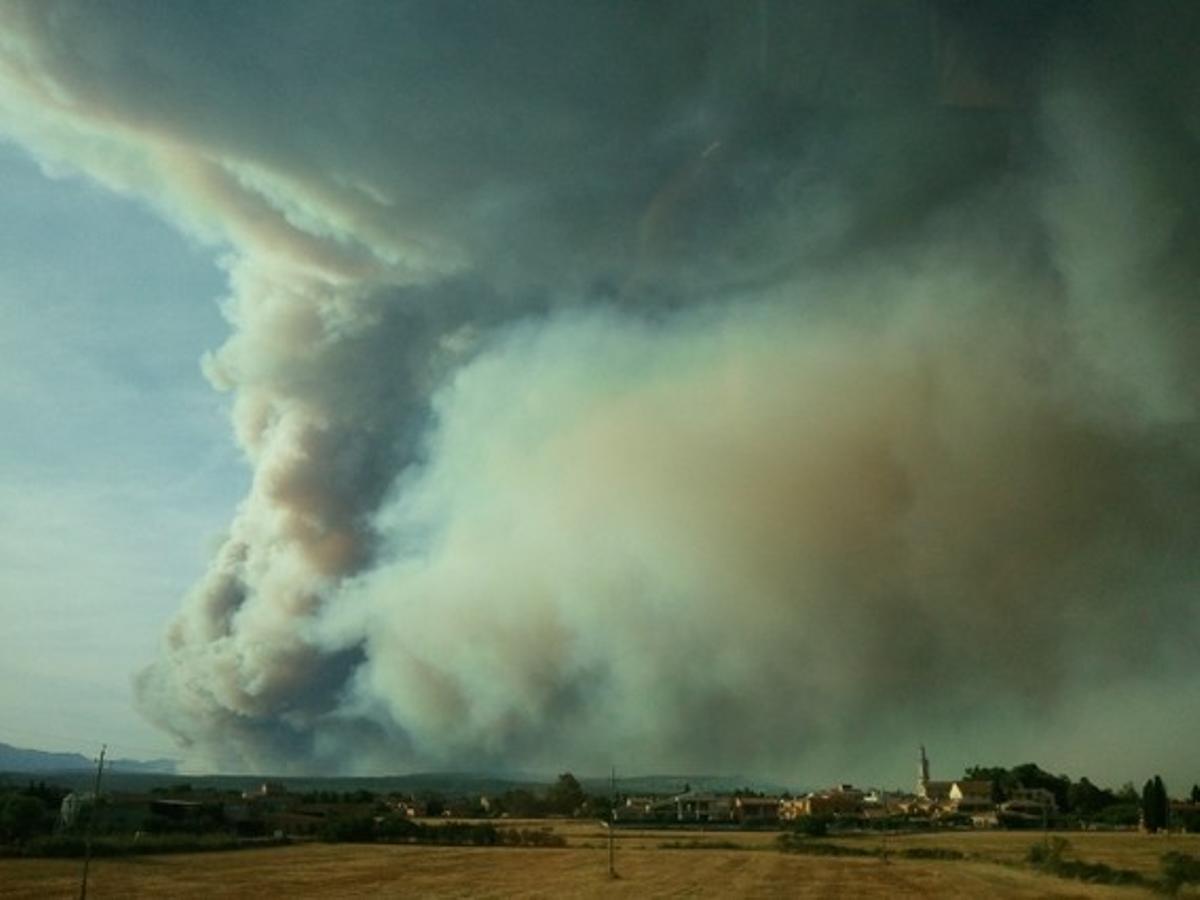 Imagen de Cristina Reches ayer a las siete de la tarde desde la N-II dirección Olot.