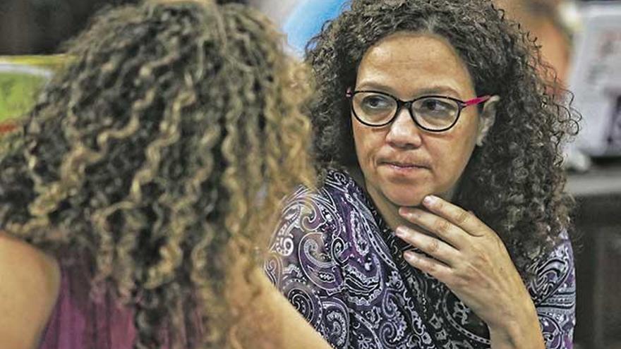 La consellera Catalina Cladera, en un pleno del Parlament.