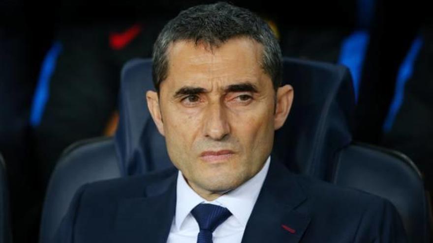 Ernesto Valverde no va poder estar gaire estona assegut a la banqueta