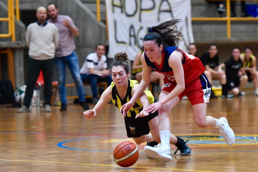 El equipo coruñés, anfitrión de la fase de ascenso a la Liga Femenina 2, venció al Lagunak Lakita navarro gracias a su solidez defensiva y su trabajo en ataque.