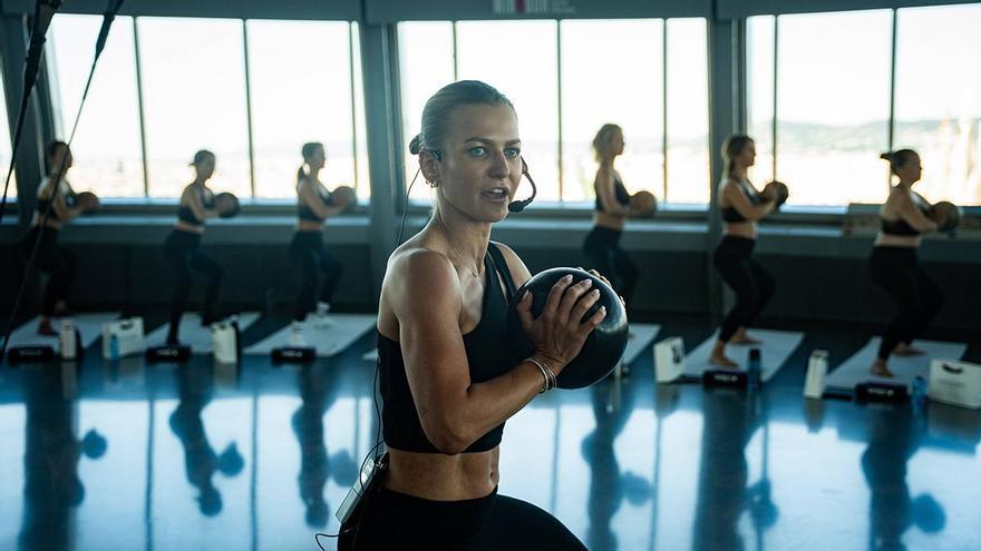 Clase de Kick de Barre con Anna Lewandowska en Torre Glòries