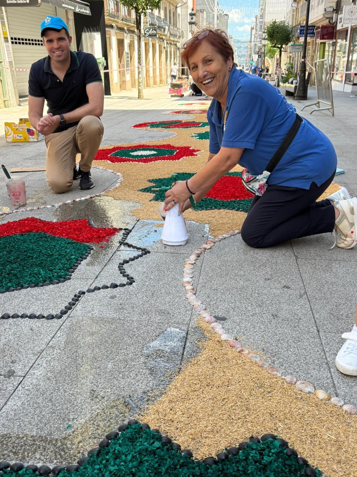 Los alfombristas de Cunchas e Flores, de Bueu, el Corpus San Paio 2026 en A Estrada