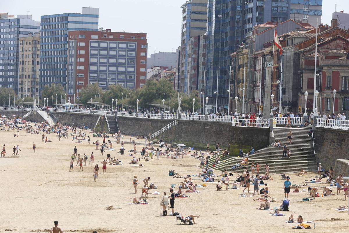 EN IMÁGENES: Asturias bate su récord histórico de calor en un mes de mayo EN IMÁGENES: Asturias bate su récord histórico de calor en un mes de mayo
