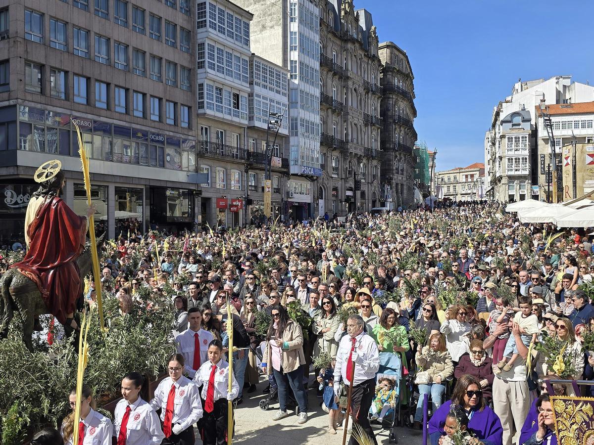 La procesión de la Borriquita de Vigo este Domingo de Ramos, en imágenes