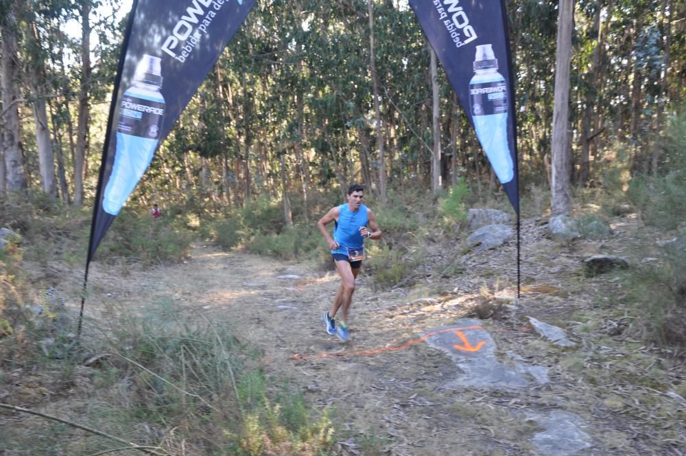 Roberto Riobó y Beatriz Fernández triunfan en la media maratón de la Costa da Vela