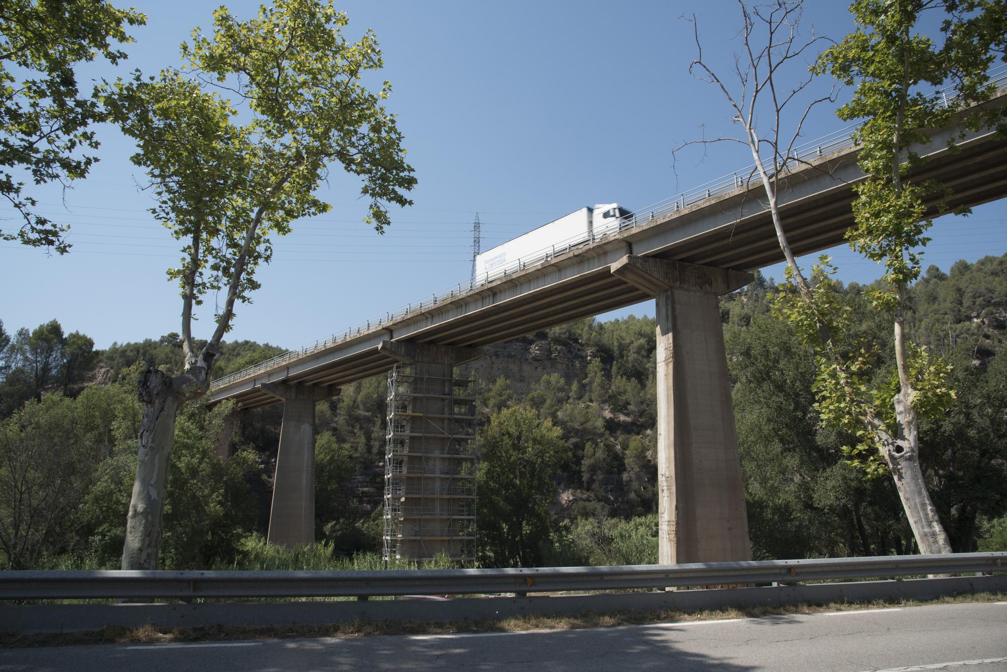 Arrangen el viaducte de la C-58 a Monistrol de Montserrat