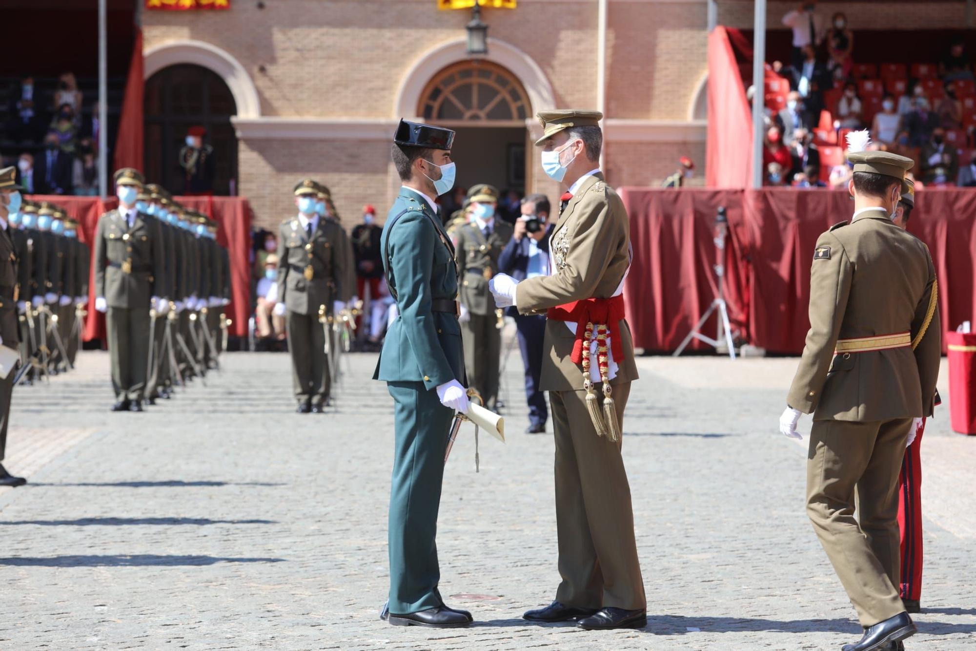 El Rey preside la entrega de despachos a los nuevos oficiales del Ejército y la Guardia Civil