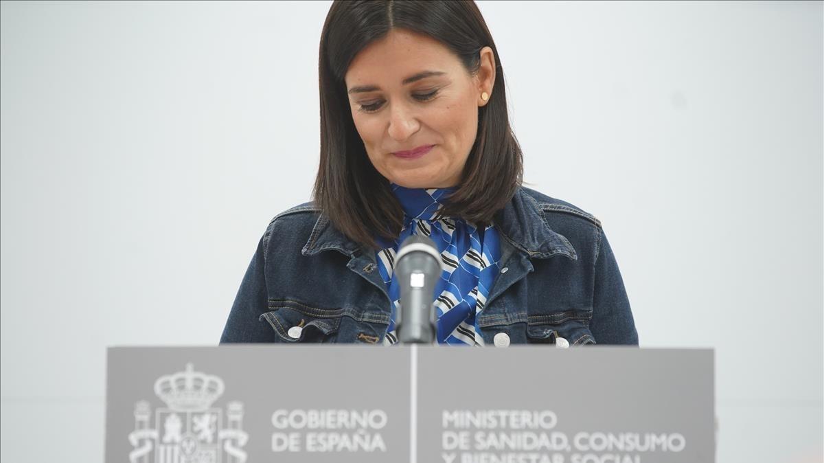 Carmen Montón ministra de Sanidad,  en la rueda de prensa anunciando su dimisión.