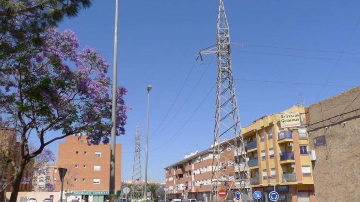 Antigua torre eléctrica