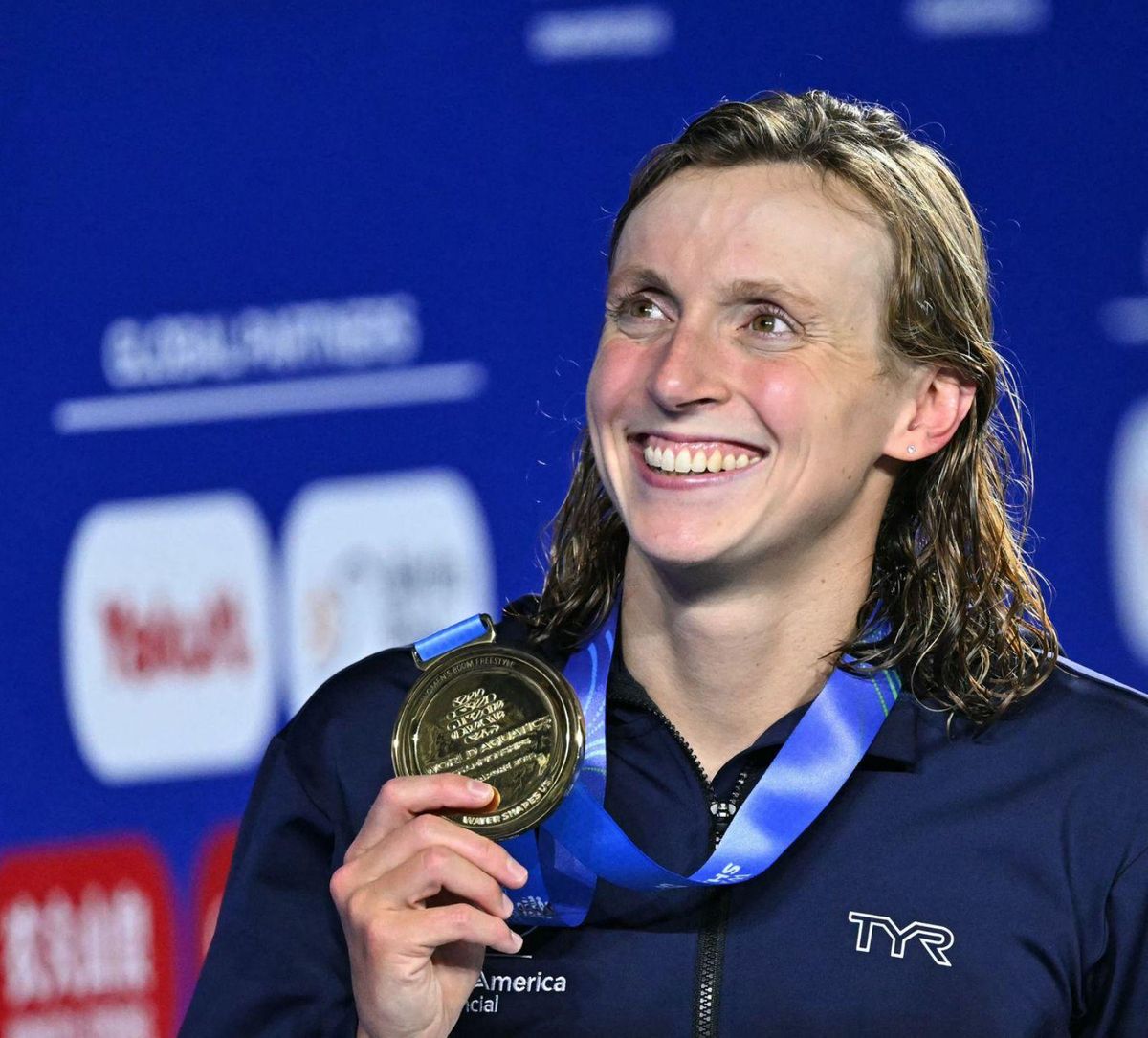 Ledecky engrandeix la seva llegenda