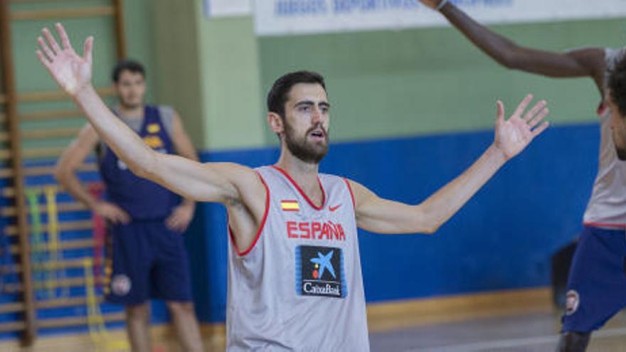 Joan Sastre, durante un entrenamiento con España.