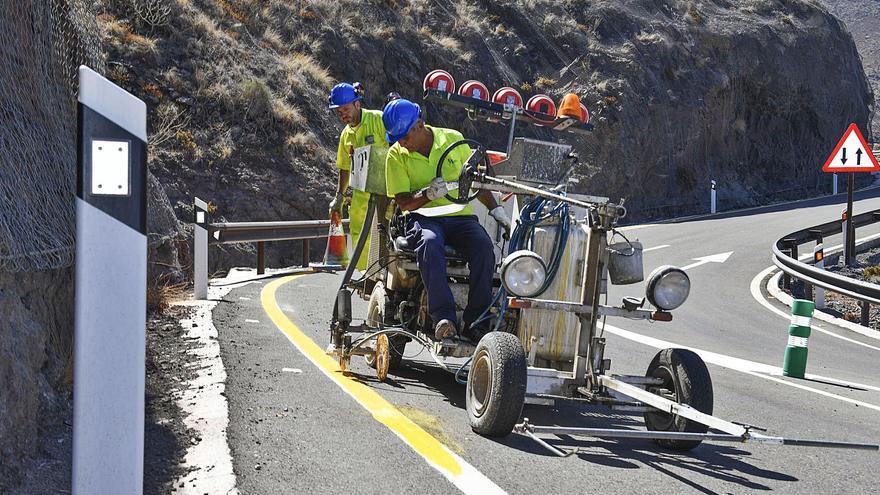 Los constructores canarios acusan a la Administración de minar su actividad