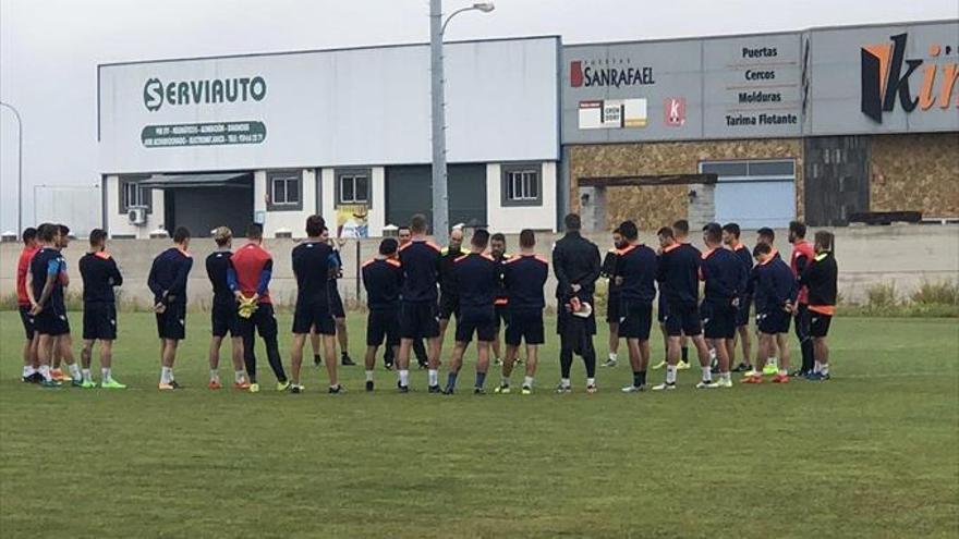 El Extremadura empieza a evaluar el nuevo cambio en su banquillo