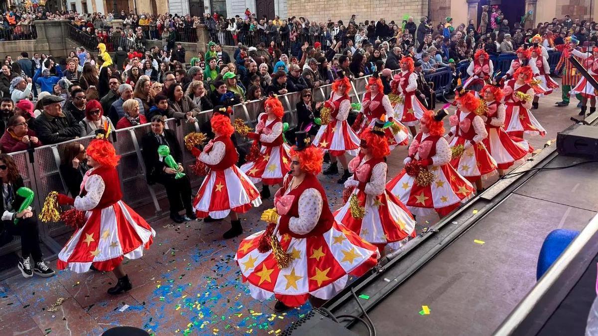 VÍDEO: Así fue el desfile de carnaval de Oviedo 2026